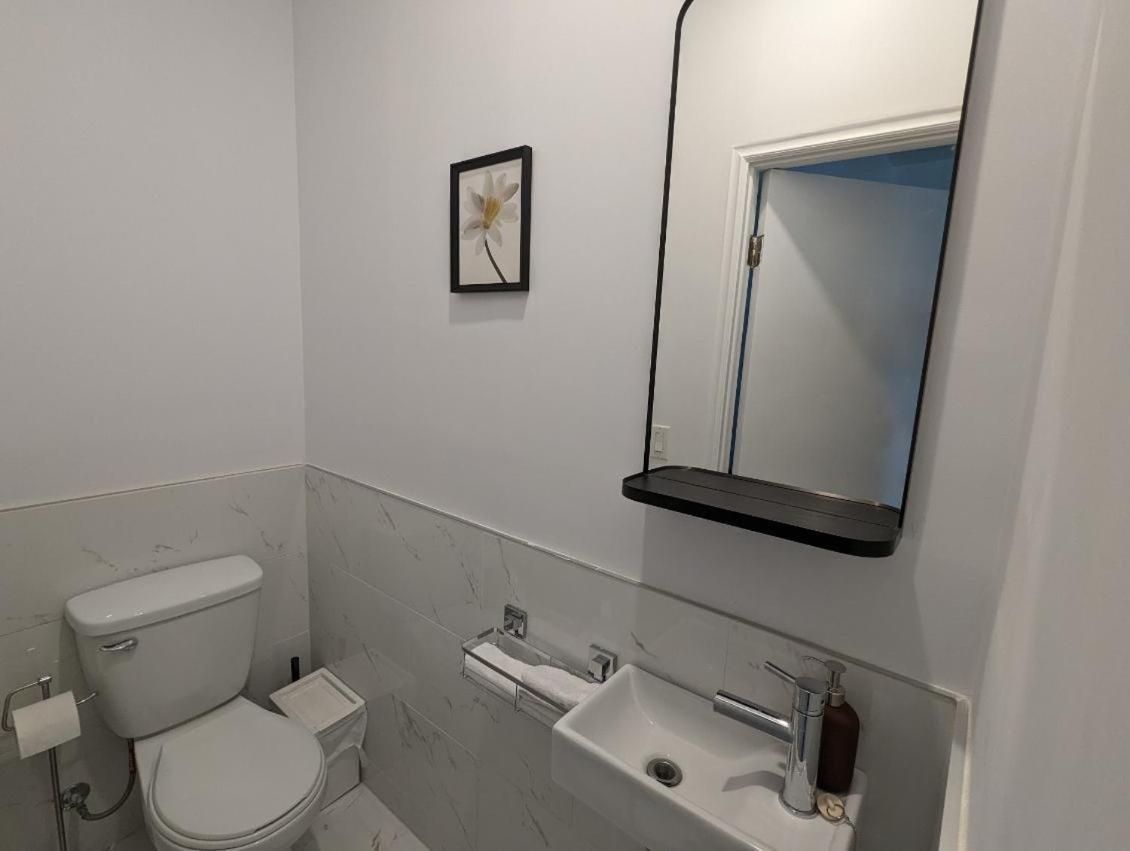 Orchid Lodgement モントリオール エクステリア 写真